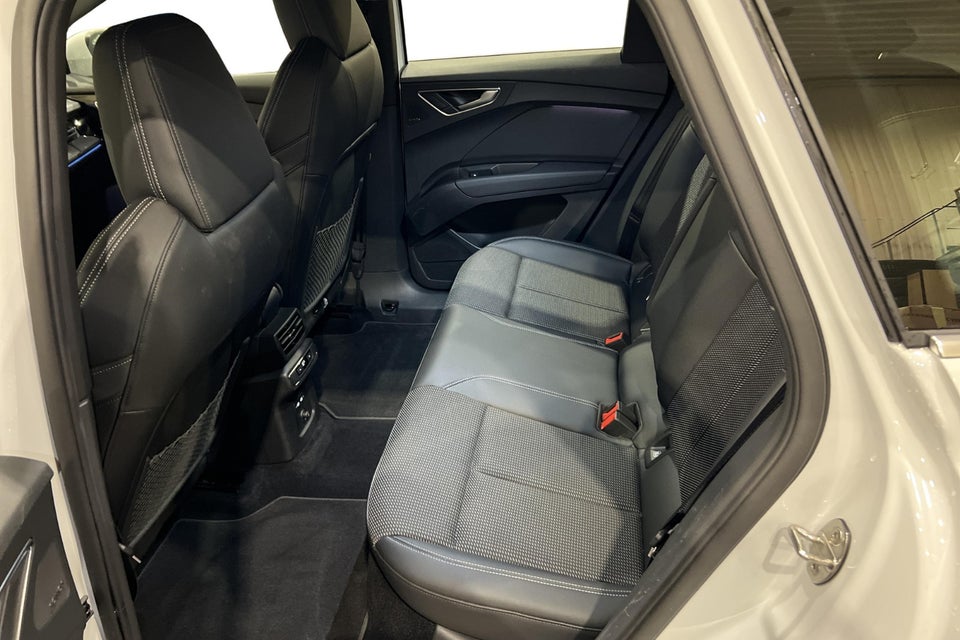Audi Q4 e-tron 40 S-line 5d