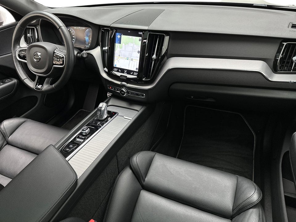 Volvo XC60 2,0 T8 407 R-Design aut. AWD 5d