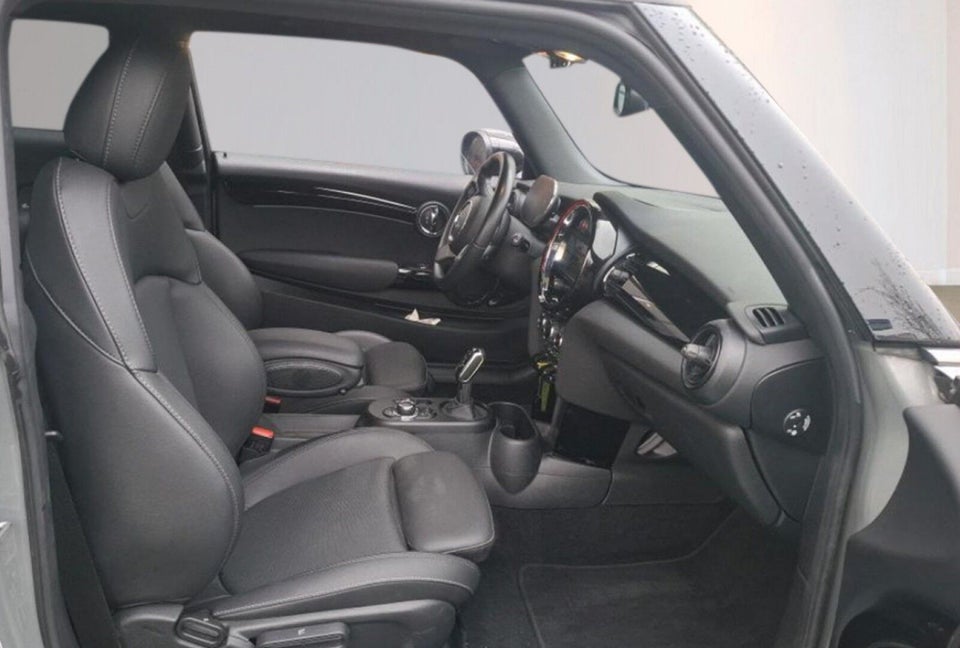 MINI Cooper SE Classic Trim 3d