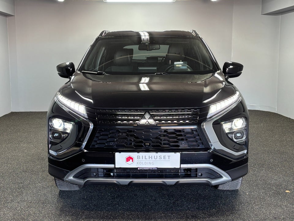 Mitsubishi Eclipse Cross 2,4 PHEV Invite CVT 4WD 5d