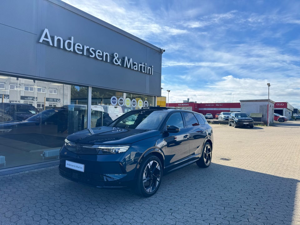 Opel Grandland-e 73 GS Sky 5d