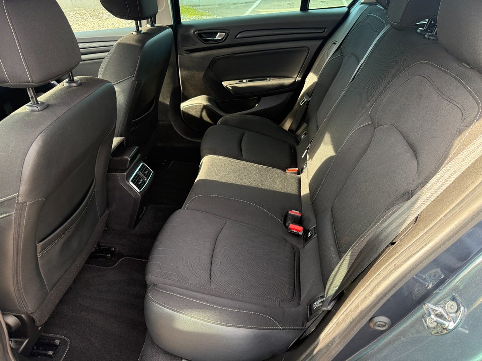 Renault Megane IV 1,3 TCe 140 Limited Sport Tourer 5d