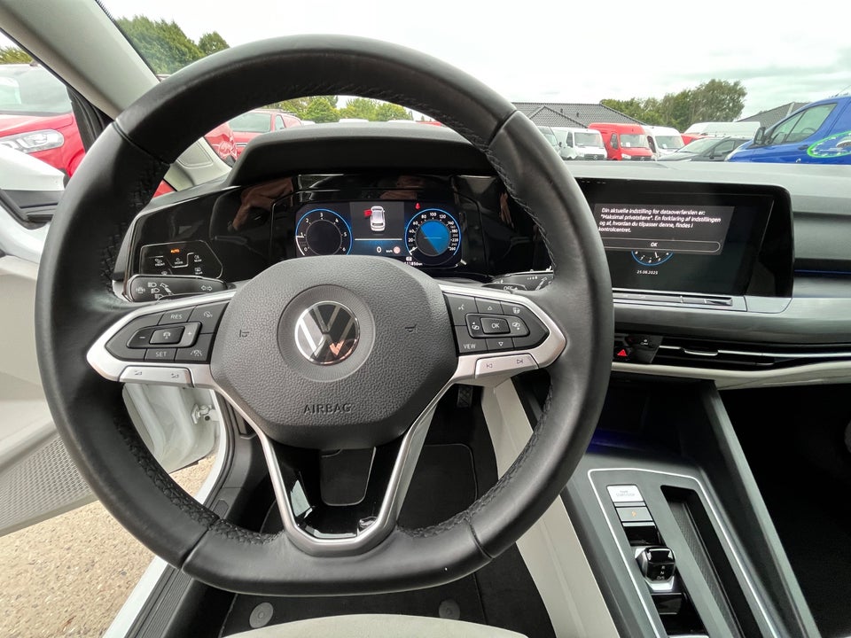 VW Golf VIII 2,0 TDi 150 Style DSG Van 5d