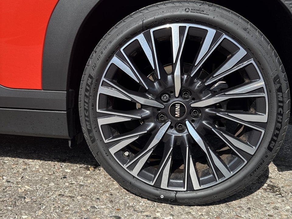 MINI Aceman E Favoured Trim L 5d