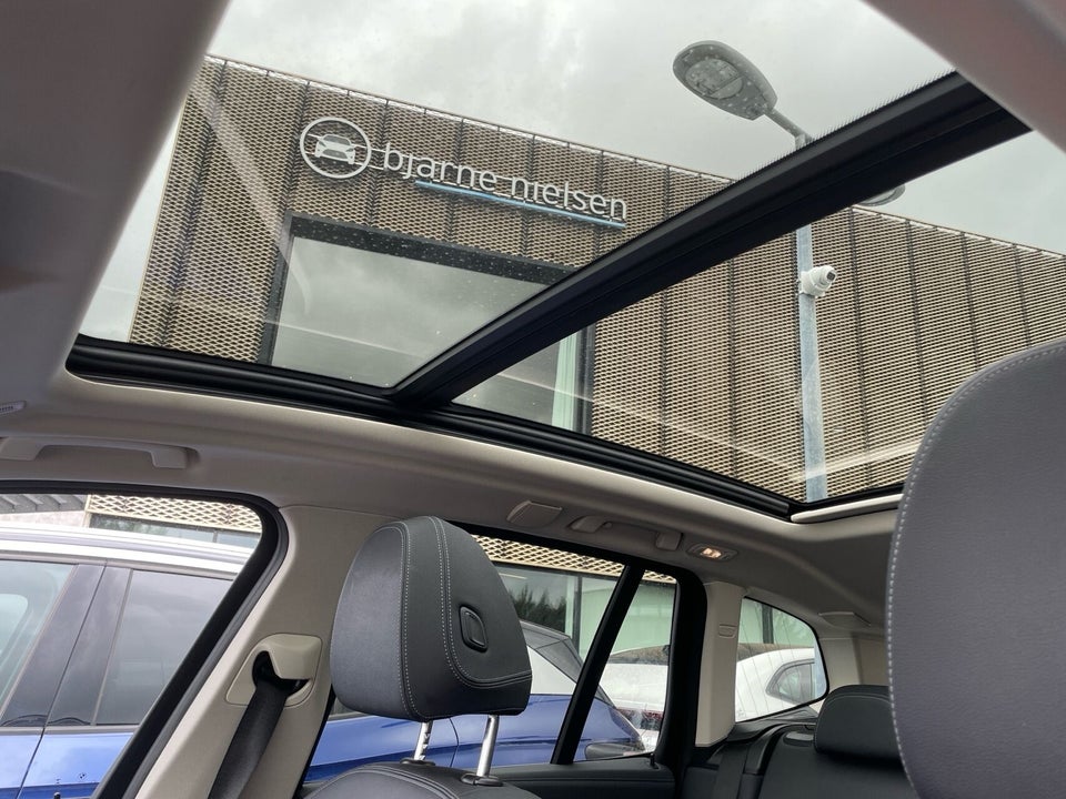BMW iX3 Charged 5d