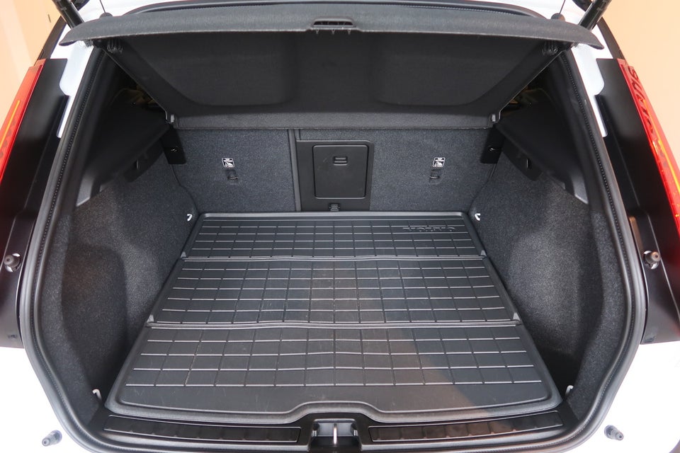 Volvo XC40 ReCharge Twin Plus 5d