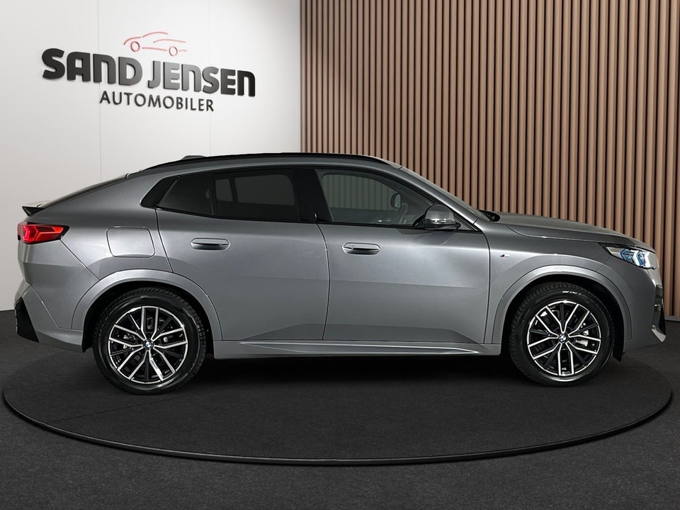 BMW iX2 xDrive30 Fully Charged M-Sport 5d