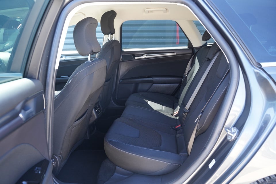 Ford Mondeo 2,0 HEV Titanium stc. CVT 5d