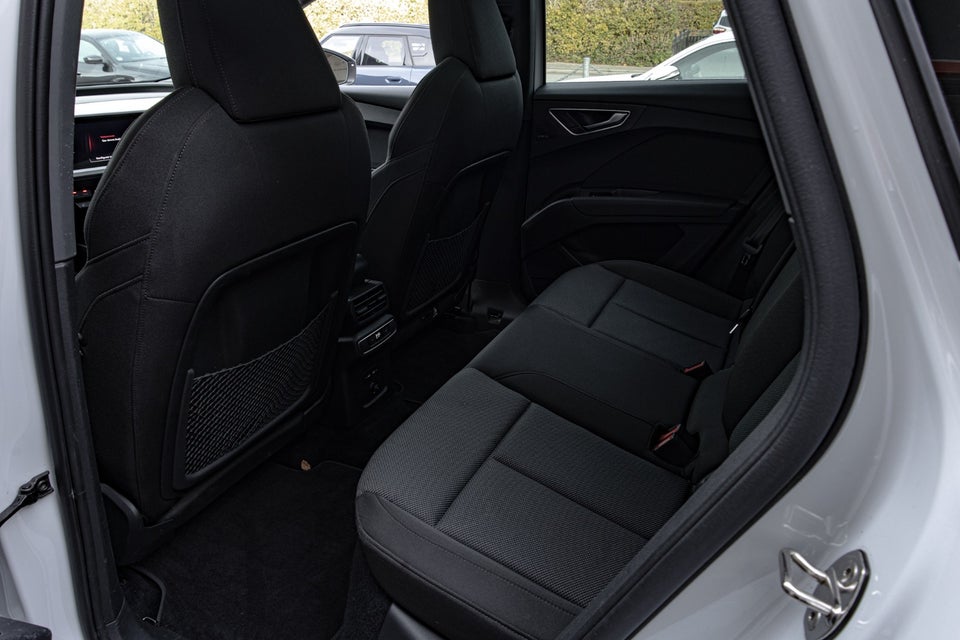 Audi Q4 e-tron 50 quattro 5d