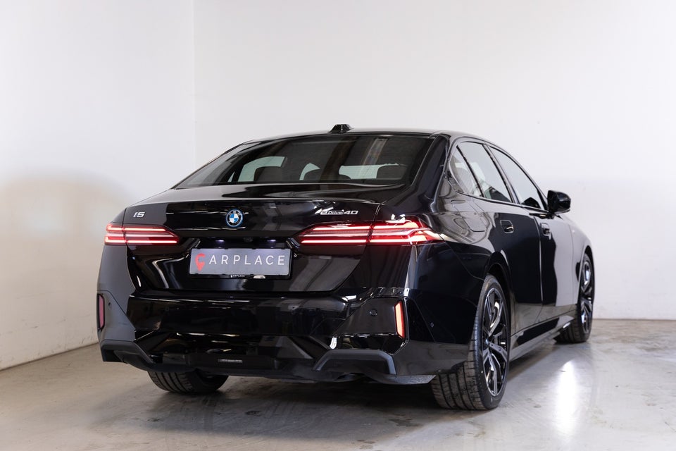 BMW i5 eDrive40 M-Sport 4d