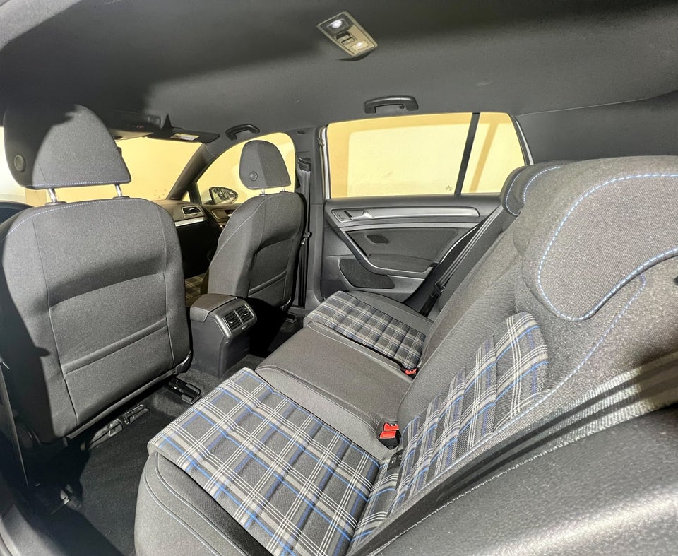 VW Golf VII 1,4 GTE DSG 5d