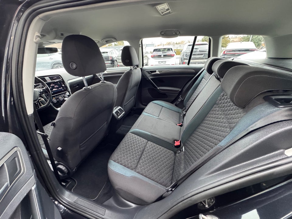 VW Golf VII 1,6 TDi 115 IQ.Drive Variant DSG 5d