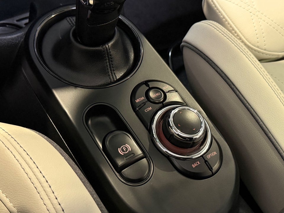 MINI Cooper SE Classic Trim 3d