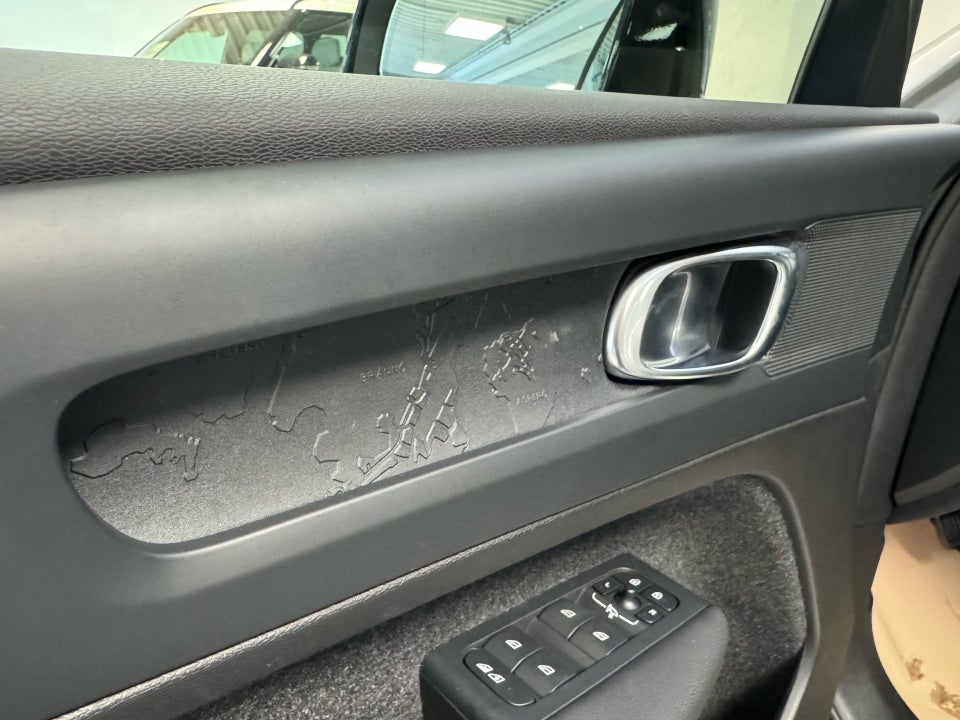 Volvo XC40 P6 ReCharge Core 5d