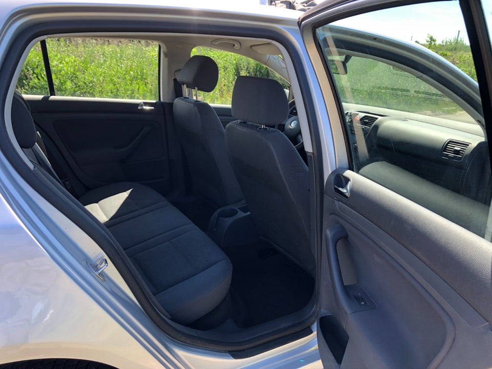 VW Golf V 1,6 Comfortline 5d