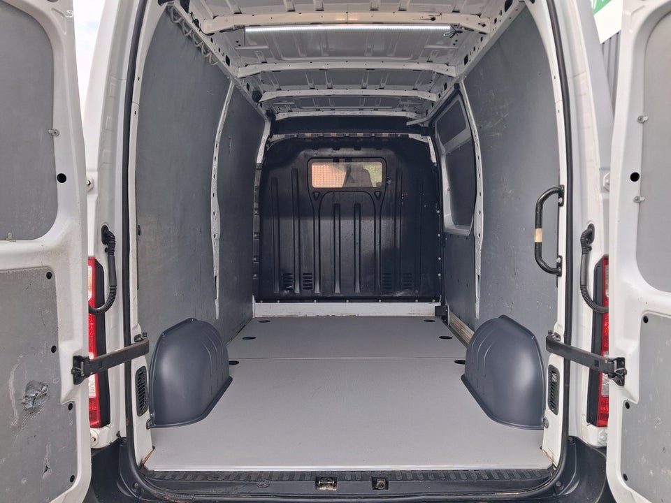 Nissan NV400 2,3 dCi 150 L2H2 Kassevogn