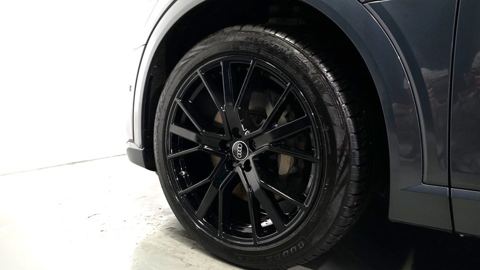 Audi e-tron 55 S-line quattro 5d