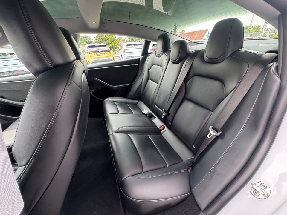 Tesla Model 3 Long Range AWD 4d