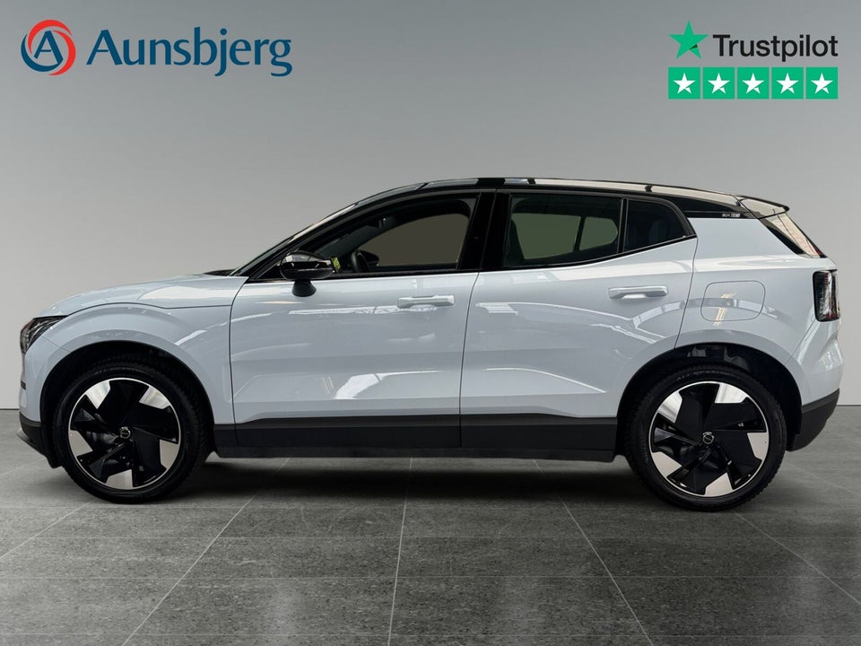Volvo EX30 Extended Range Plus 5d