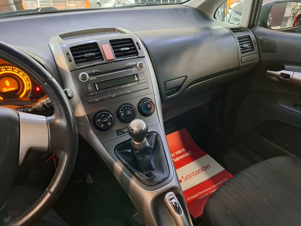 Toyota Auris 1,6 Luna 5d