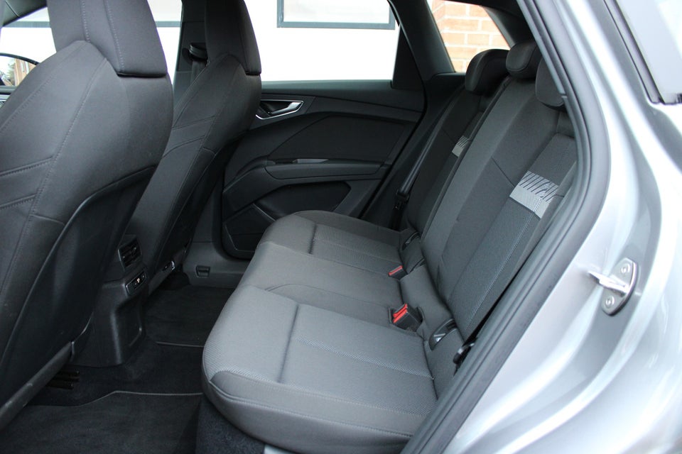 Audi Q4 e-tron 45 S-line quattro 5d