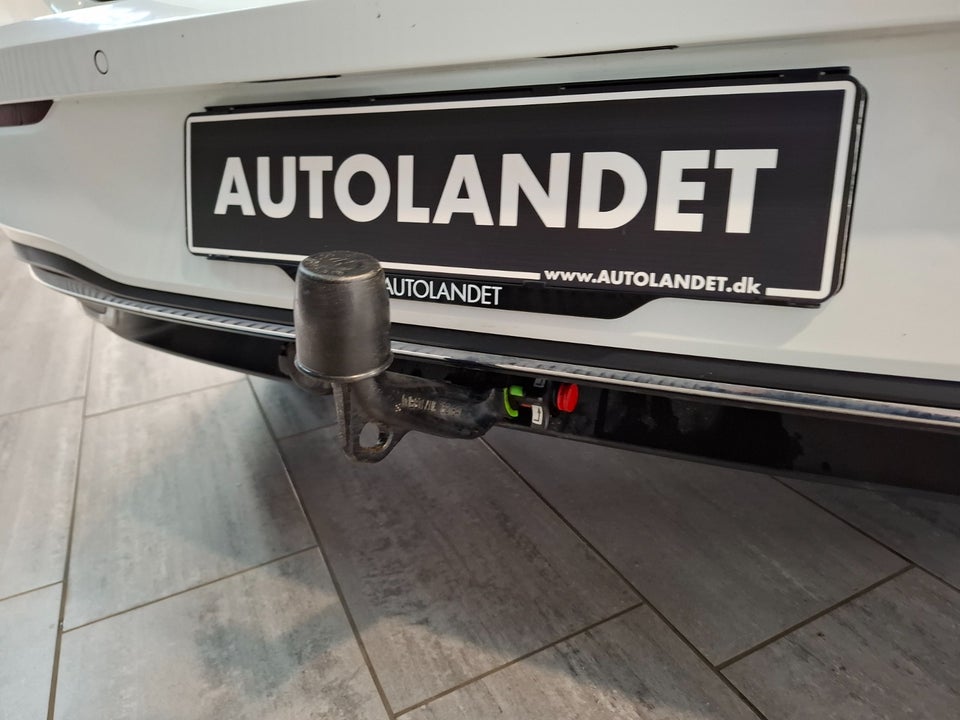 VW Golf VIII 1,4 eHybrid DSG 5d