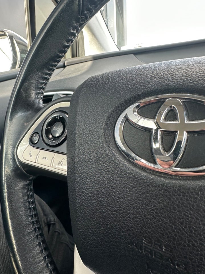 Toyota Prius 1,8 Plug-in Hybrid H3 MDS 5d
