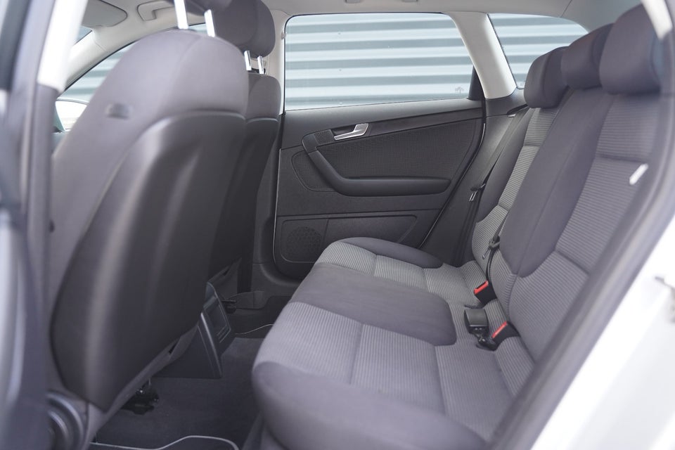 Audi A3 1,8 TFSi Attraction Sportback 5d