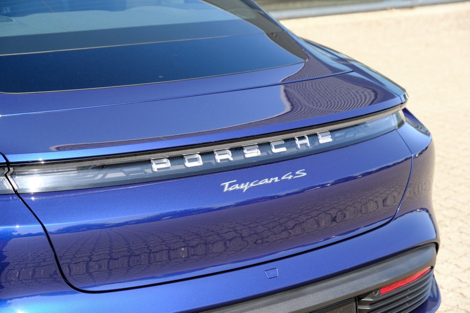 Porsche Taycan 4S Performance+ 4d