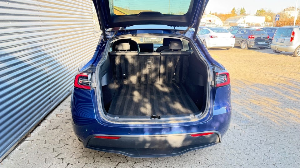 Tesla Model Y Long Range AWD 5d