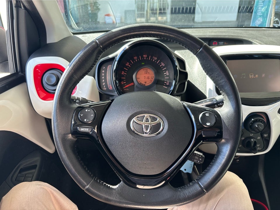 Toyota Aygo 1,0 VVT-i x-press 5d