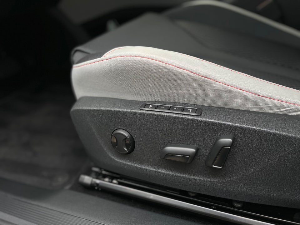 Skoda Elroq 85 iV Lodge Advanced 5d