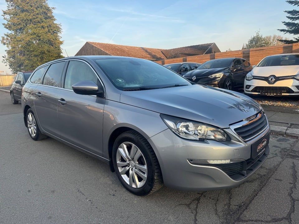 Peugeot 308 1,2 e-THP 130 Active EAT6 5d