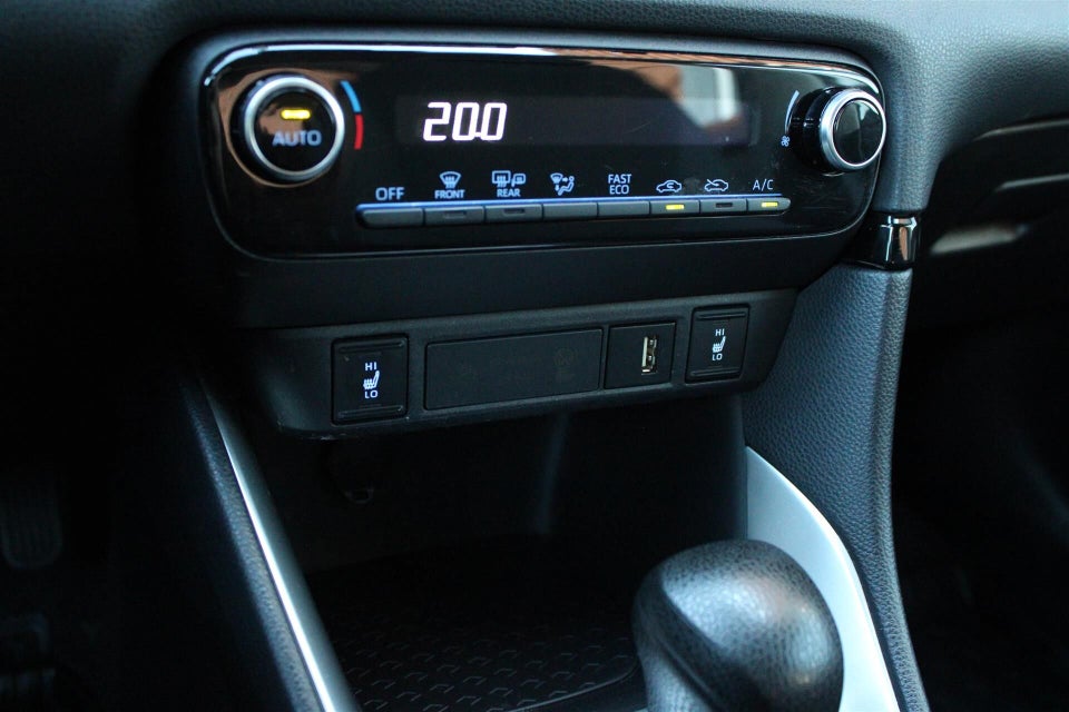 Toyota Yaris 1,5 Hybrid H3 e-CVT 5d