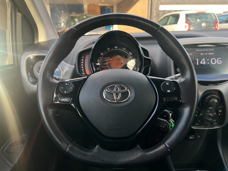 Toyota Aygo 1,0 VVT-i x-pression 5d