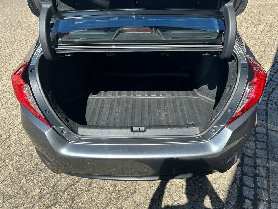 Honda Civic 1,5 VTEC Turbo Executive CVT 5d