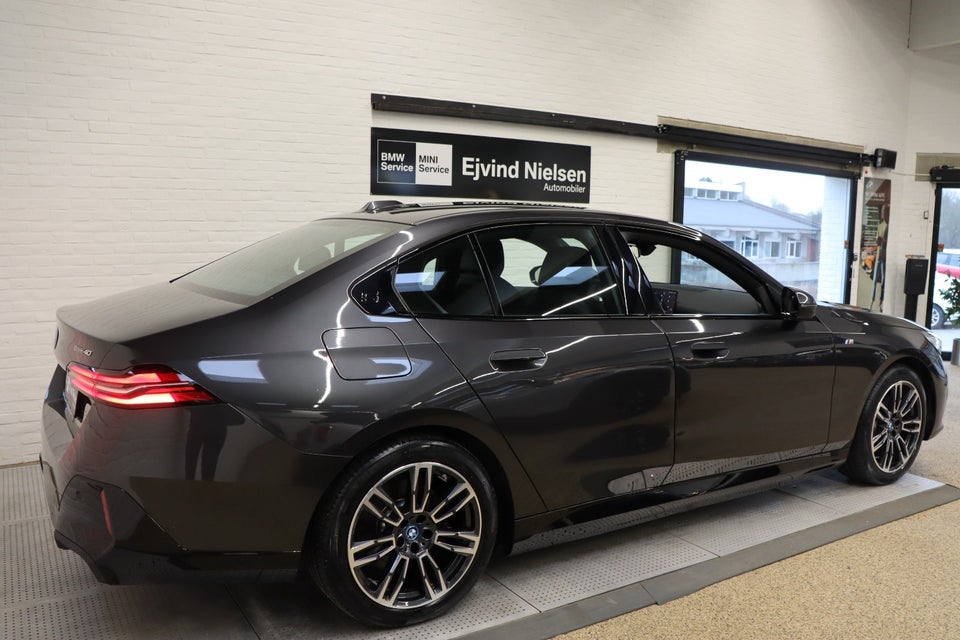 BMW i5 eDrive40 M-Sport 4d