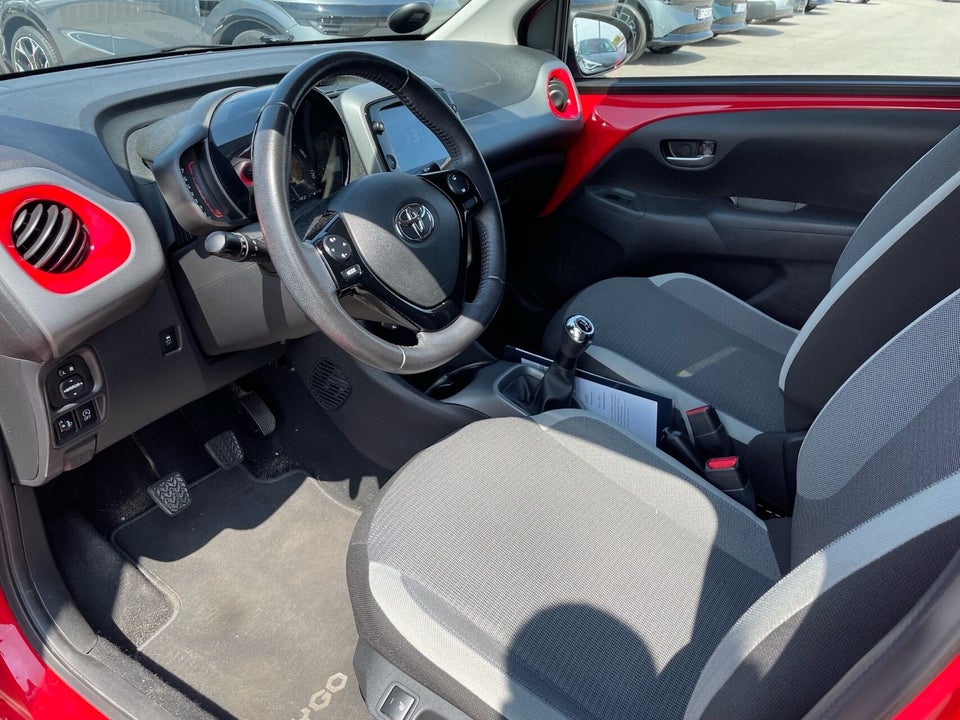 Toyota Aygo 1,0 VVT-i x-press 5d