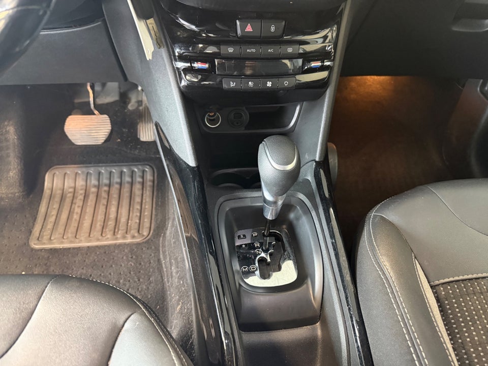 Peugeot 2008 1,2 e-THP 110 Allure EAT6 5d