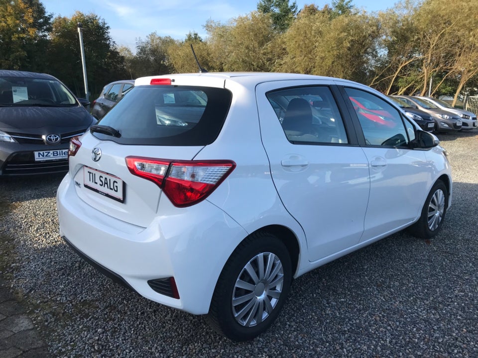 Toyota Yaris 1,0 VVT-i T2 Premium Van 5d