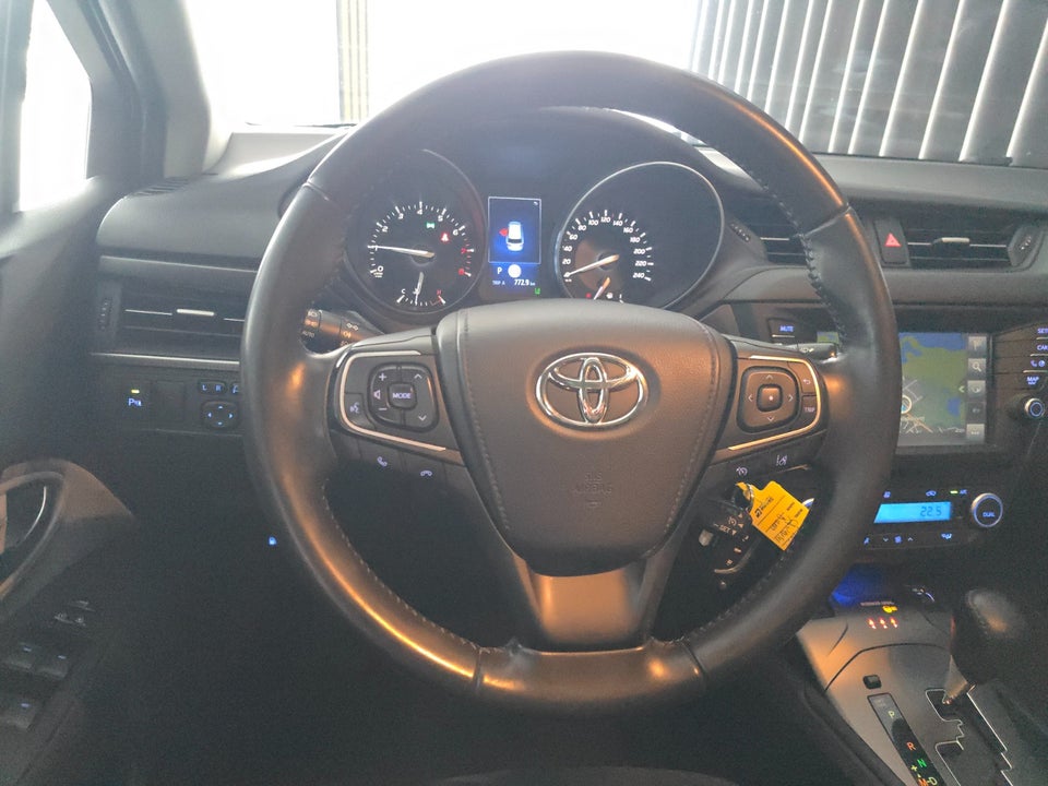 Toyota Avensis 1,8 VVT-i T2 Premium Touring Sports MDS 5d