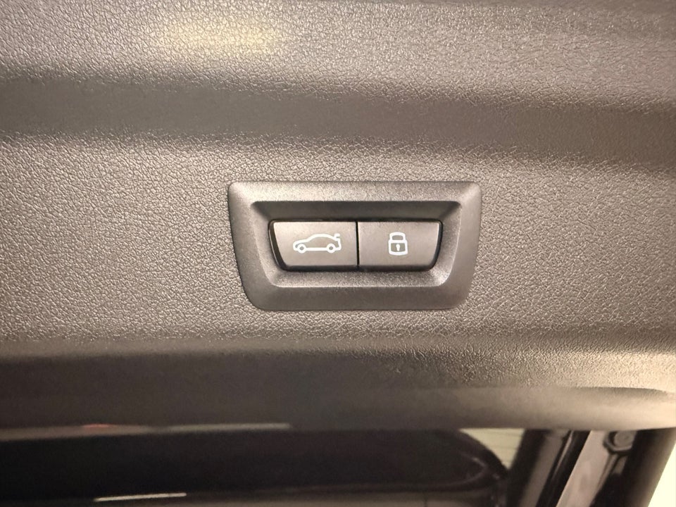 BMW iX1 eDrive20 X-Line 5d