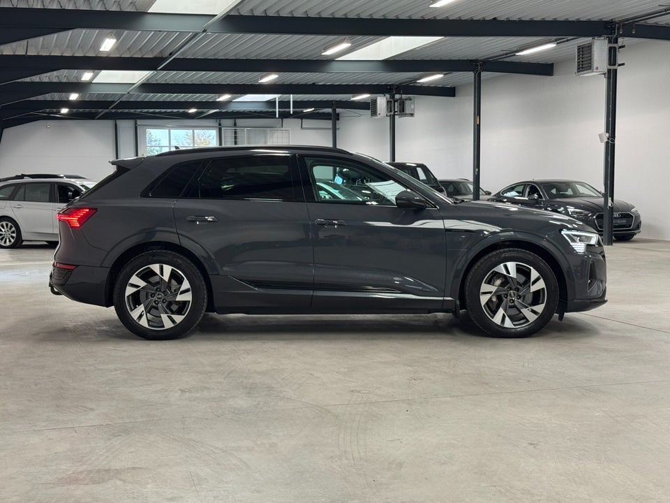 Audi Q8 e-tron 55 quattro 5d