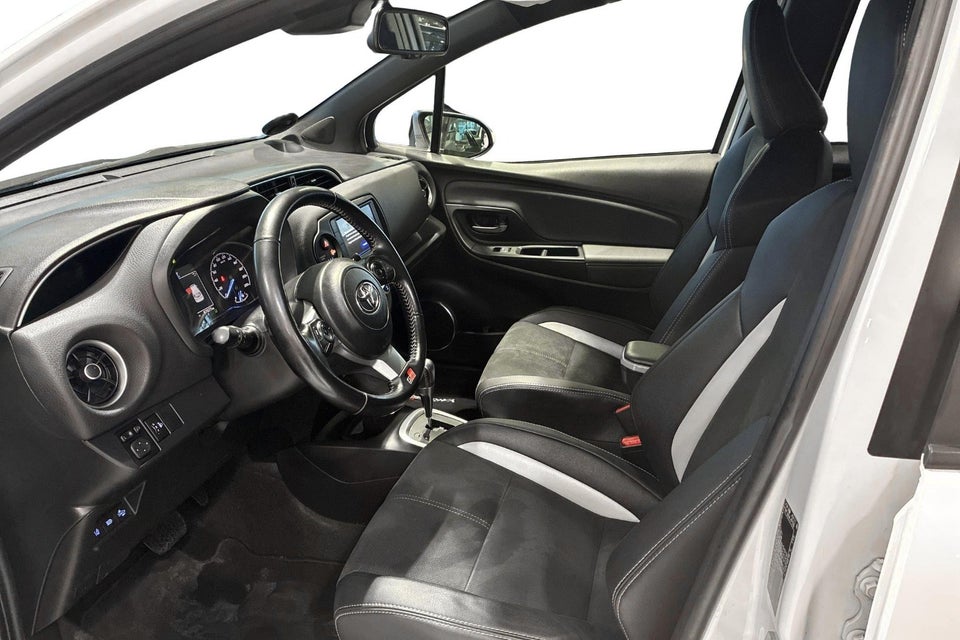 Toyota Yaris 1,5 Hybrid H3 GR Sport Smart e-CVT 5d