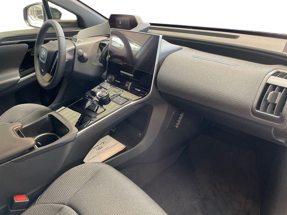 Toyota bZ4X Executive 5d