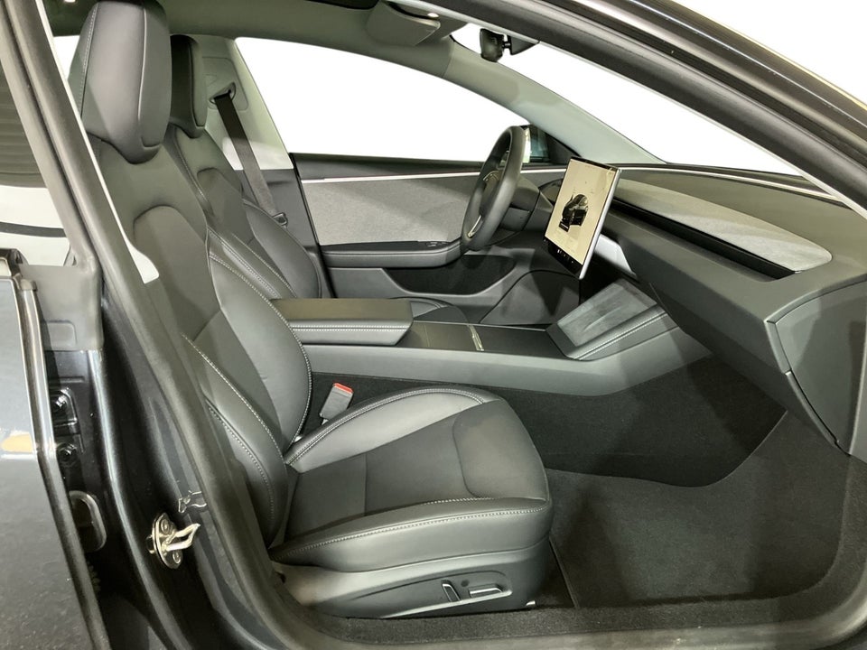 Tesla Model 3 RWD 4d