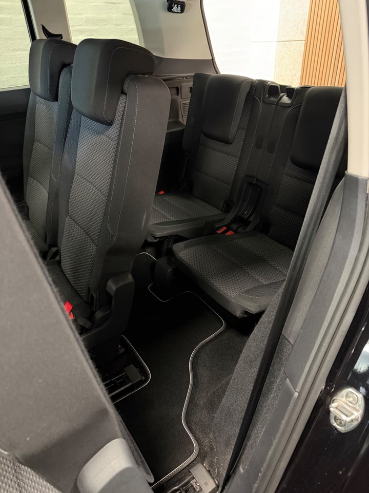 VW Touran 1,6 TDi 115 Comfortline DSG 7prs 5d