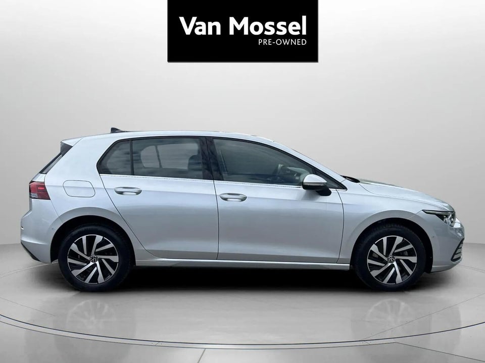 VW Golf VIII 1,4 eHybrid DSG 5d