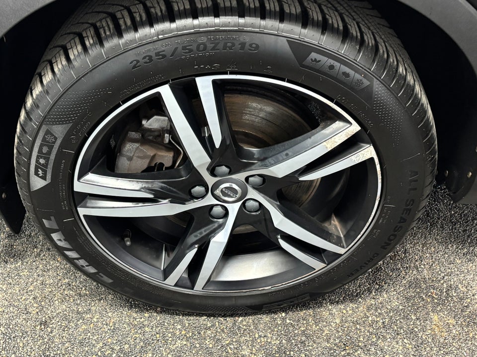 Volvo XC40 1,5 T5 ReCharge R-Design aut. 5d