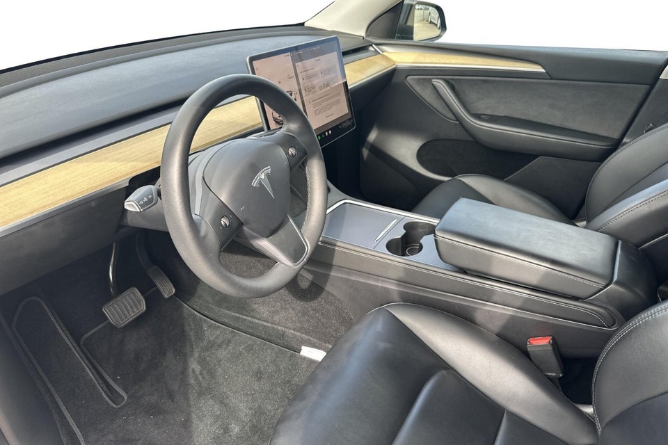 Tesla Model Y RWD 5d